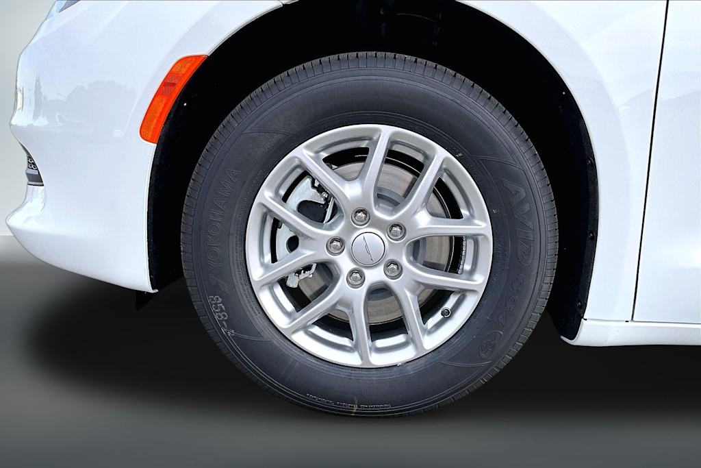 Thumbnail: 2027 Chrysler Pacifica - 8