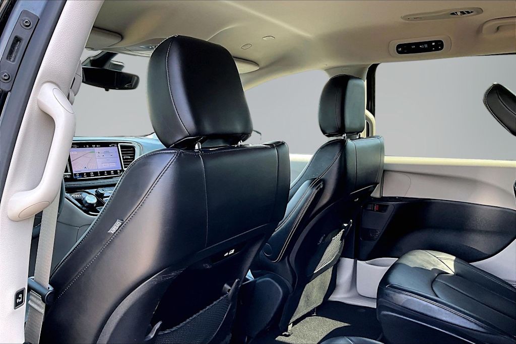 Thumbnail: 2024 Chrysler Pacifica - 13