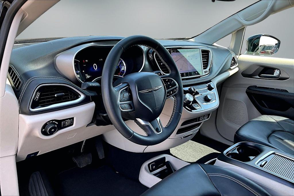 Thumbnail: 2024 Chrysler Pacifica - 2