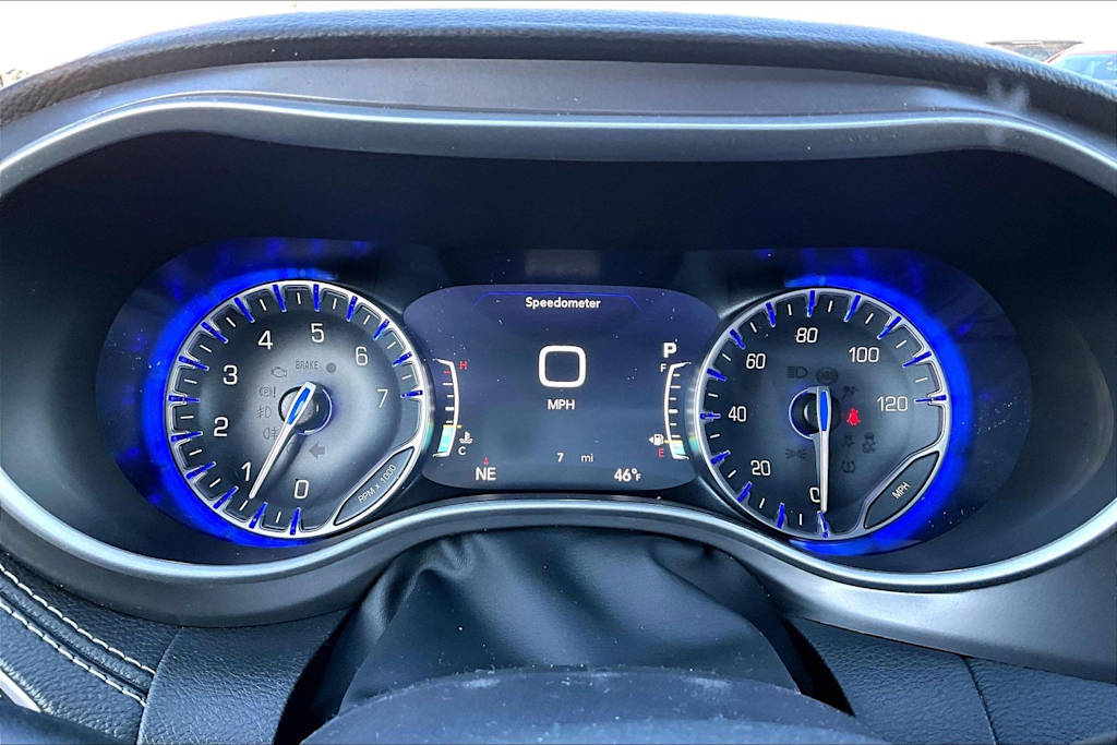 Thumbnail: 2026 Chrysler Pacifica - 16