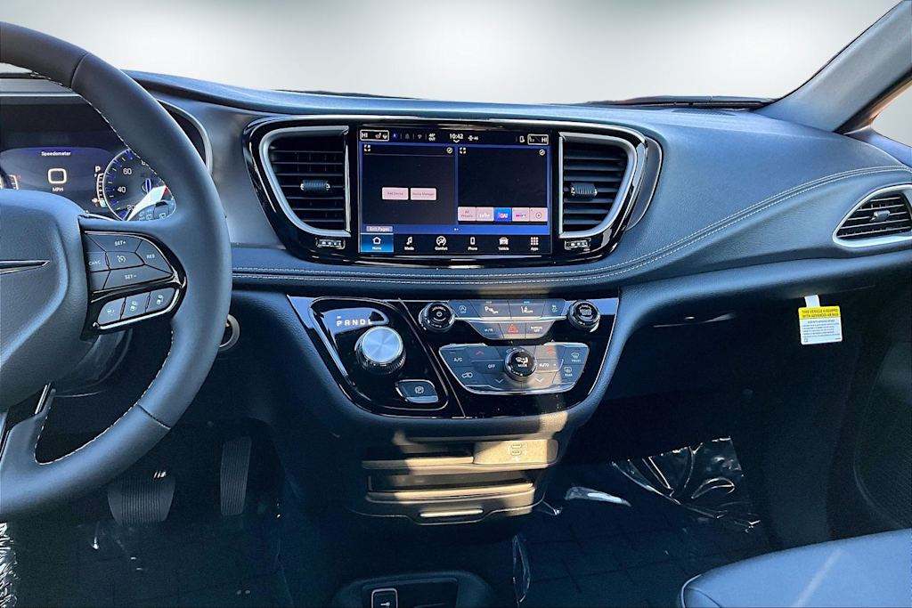 Thumbnail: 2026 Chrysler Pacifica - 15