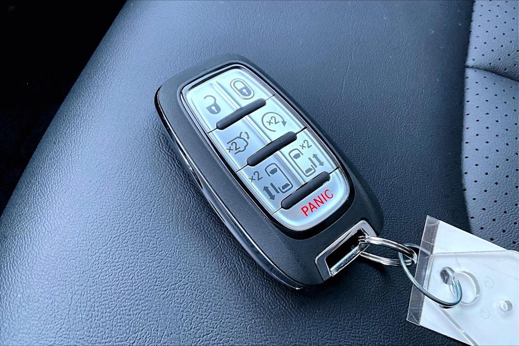 Thumbnail: 2026 Chrysler Pacifica - 19