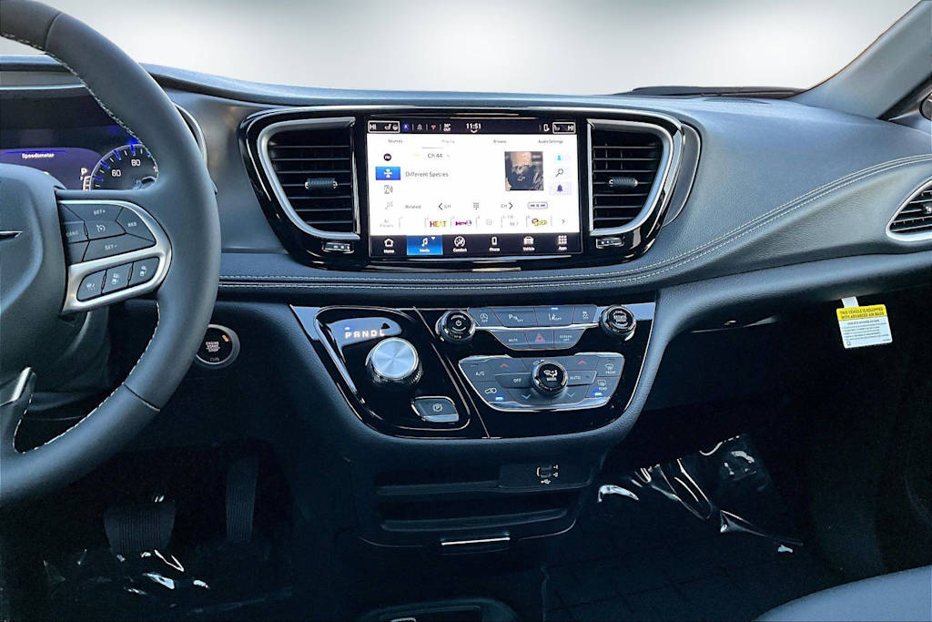 Thumbnail: 2026 Chrysler Pacifica - 15