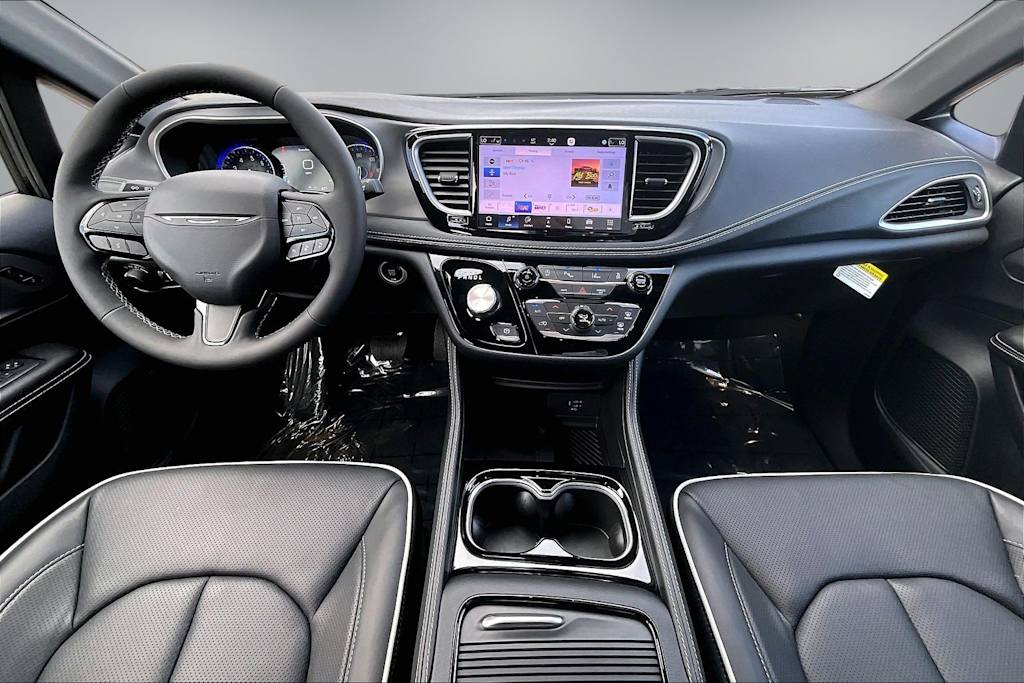 Thumbnail: 2027 Chrysler Pacifica - 9