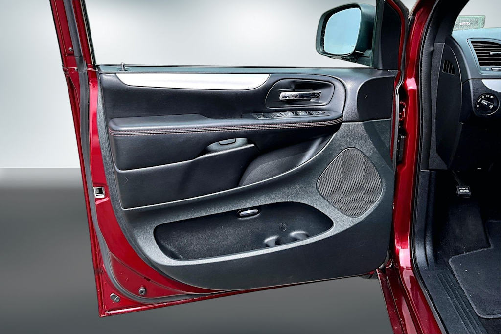 Thumbnail: 2017 Dodge Grand Caravan - 27