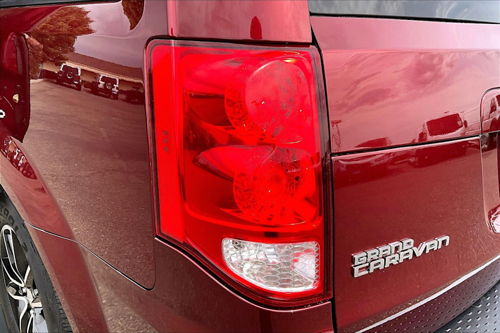 Thumbnail: 2017 Dodge Grand Caravan - 33
