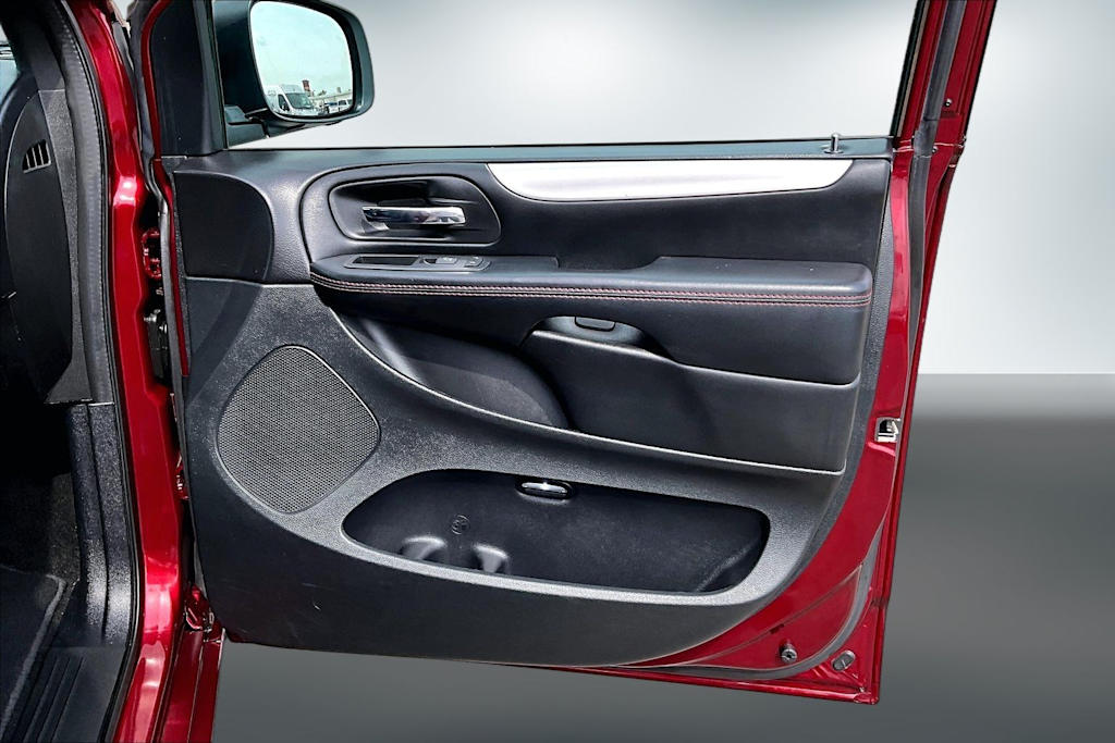 Thumbnail: 2017 Dodge Grand Caravan - 28