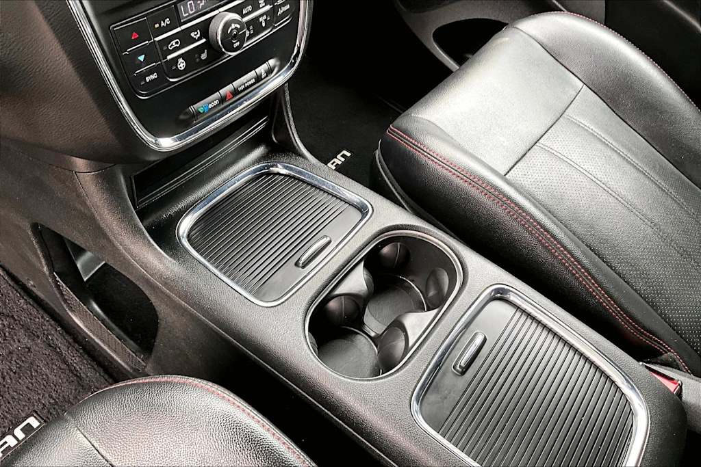 Thumbnail: 2017 Dodge Grand Caravan - 17