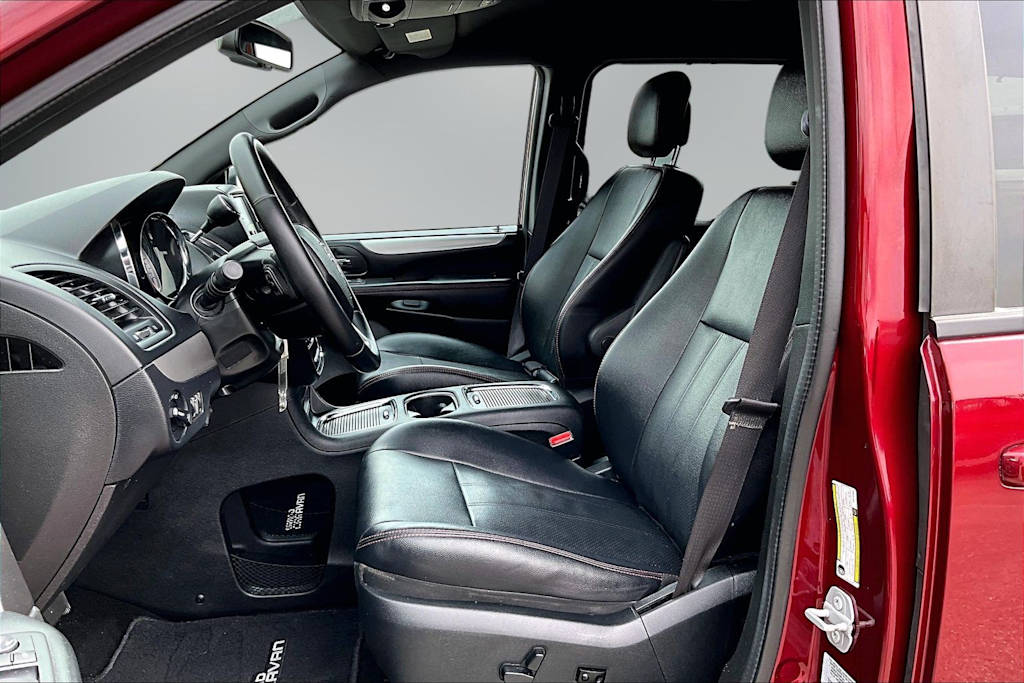 Thumbnail: 2017 Dodge Grand Caravan - 11