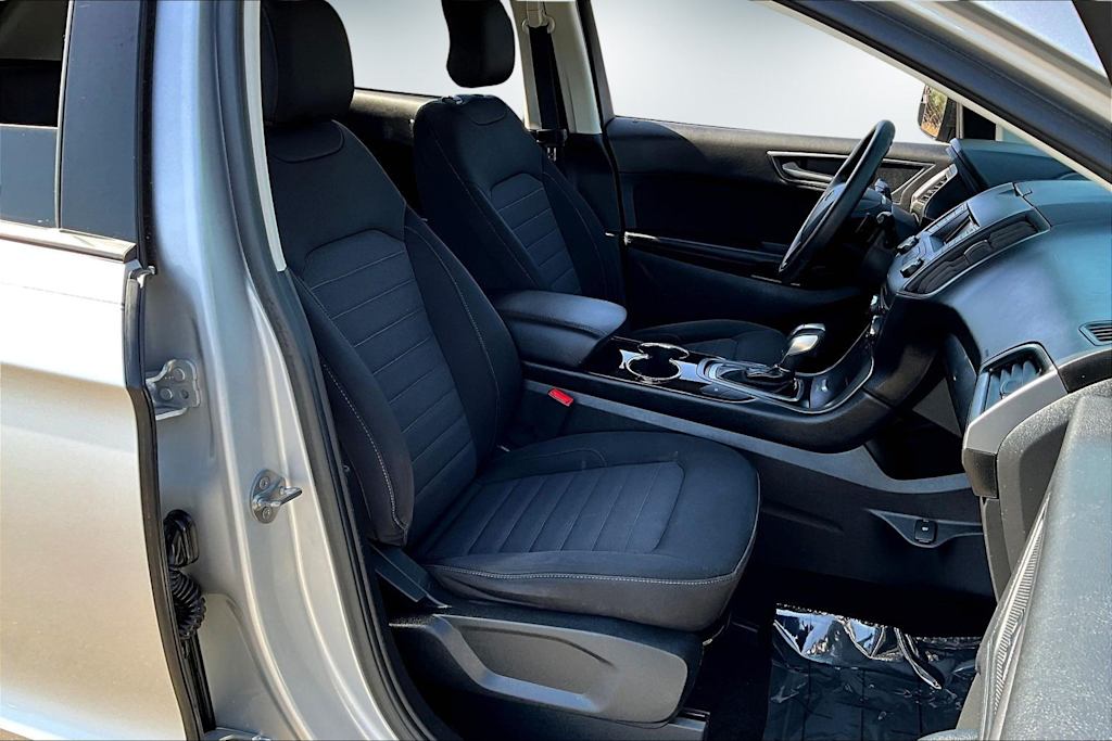 Thumbnail: 2017 Ford Edge - 11