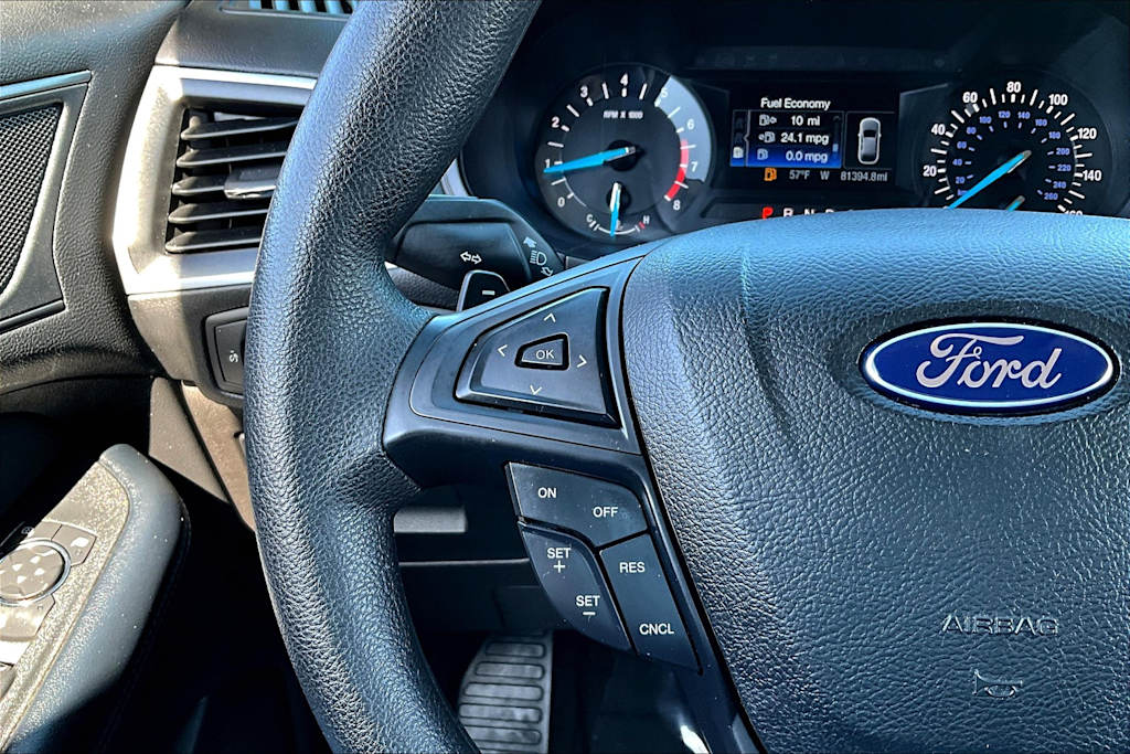 Thumbnail: 2017 Ford Edge - 23