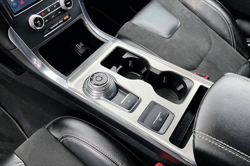 Thumbnail: 2023 Ford Edge - 17