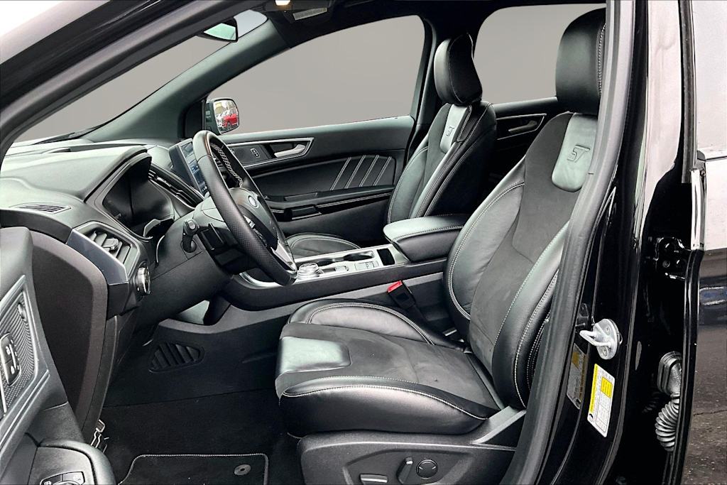 Thumbnail: 2023 Ford Edge - 11