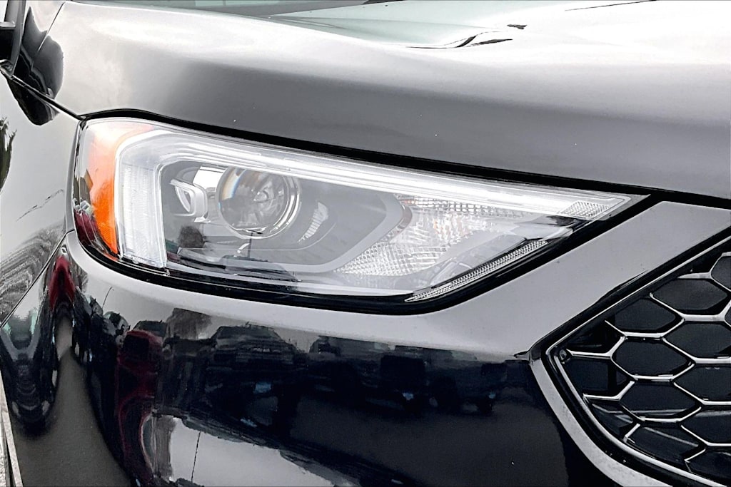 Thumbnail: 2023 Ford Edge - 31