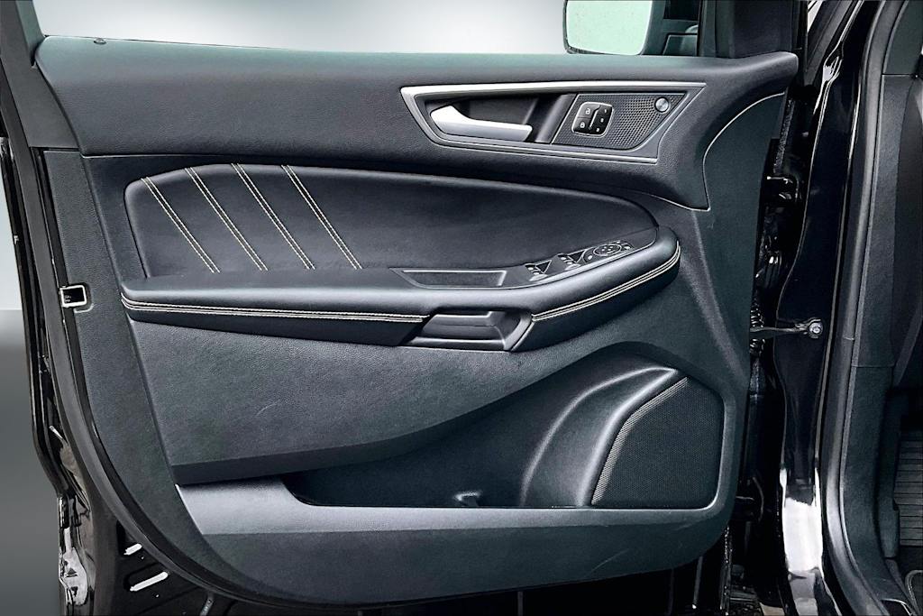 Thumbnail: 2023 Ford Edge - 27