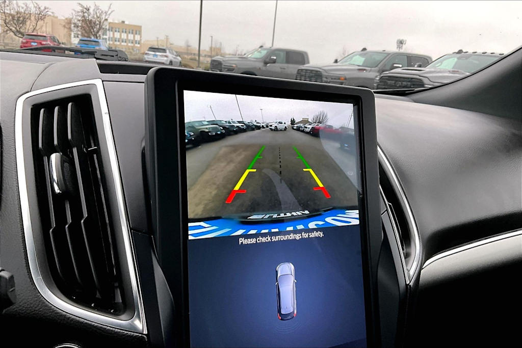 Thumbnail: 2023 Ford Edge - 16