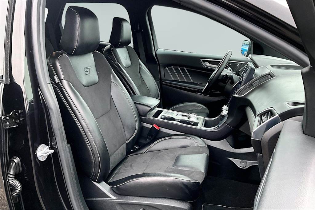 Thumbnail: 2023 Ford Edge - 12