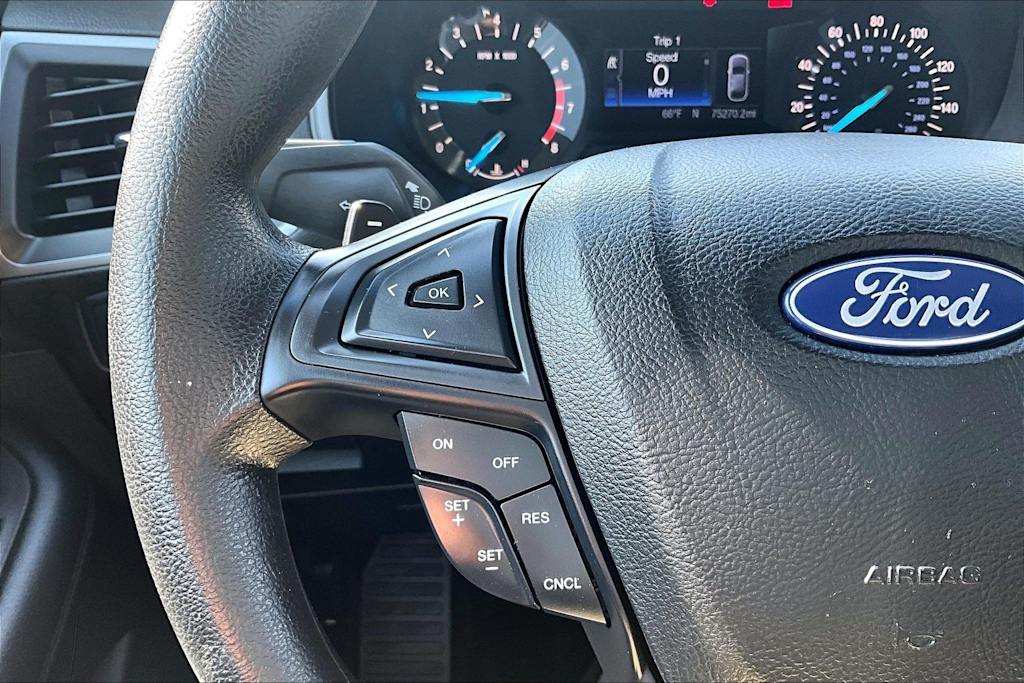 Thumbnail: 2017 Ford Edge - 24