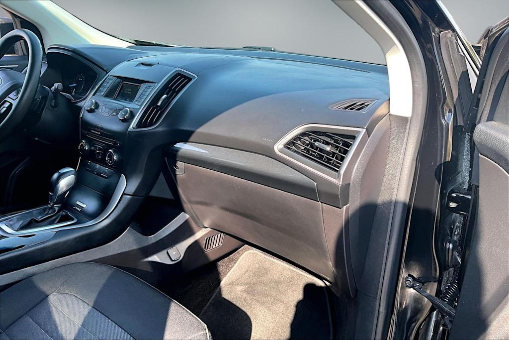 Thumbnail: 2017 Ford Edge - 14