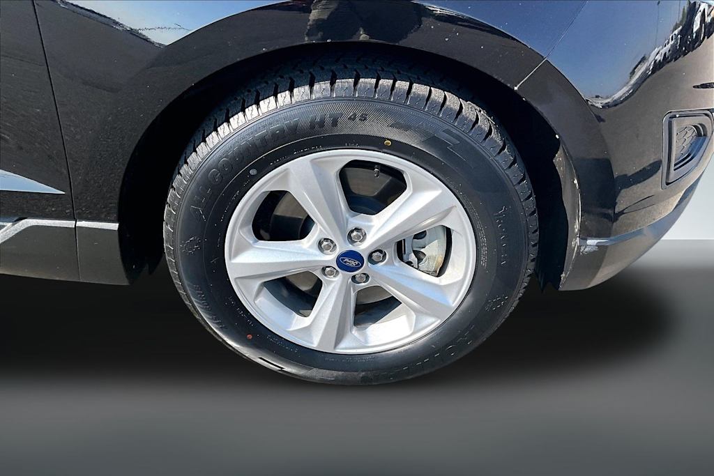Thumbnail: 2017 Ford Edge - 35