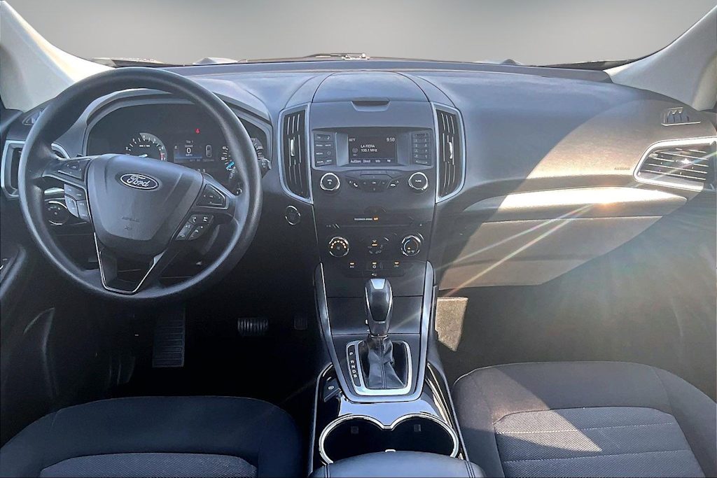 Thumbnail: 2017 Ford Edge - 2