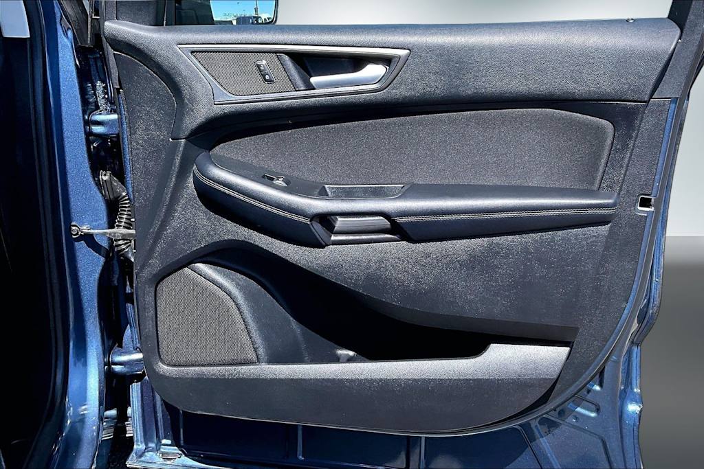 Thumbnail: 2018 Ford Edge - 28