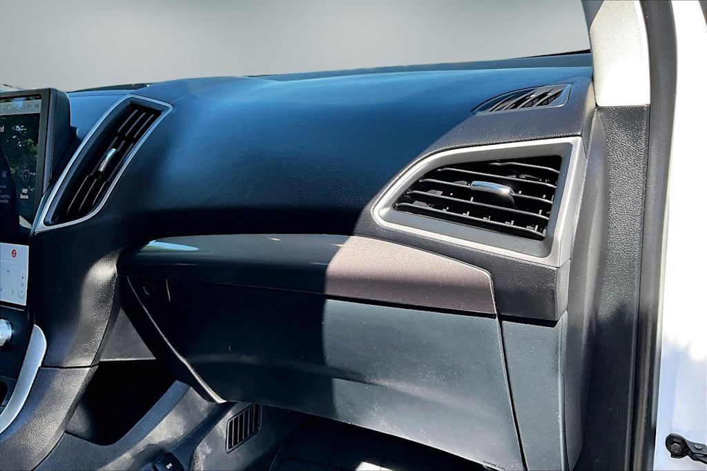 Thumbnail: 2024 Ford Edge - 24