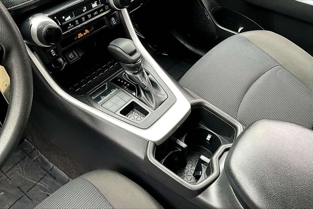 Thumbnail: 2023 Toyota RAV4 - 17