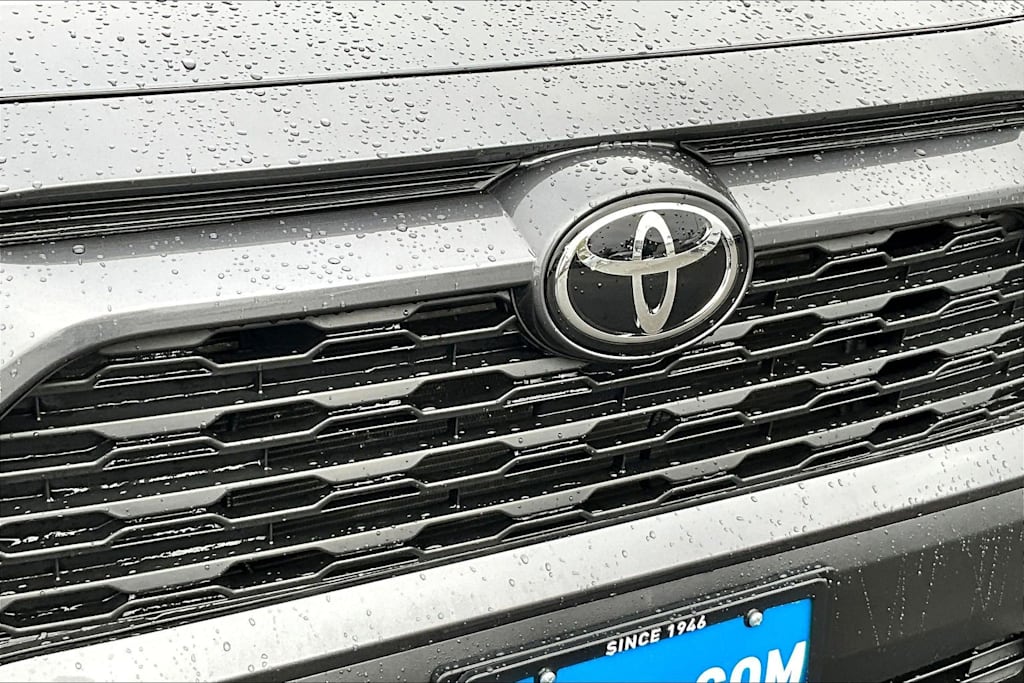 Thumbnail: 2023 Toyota RAV4 - 34