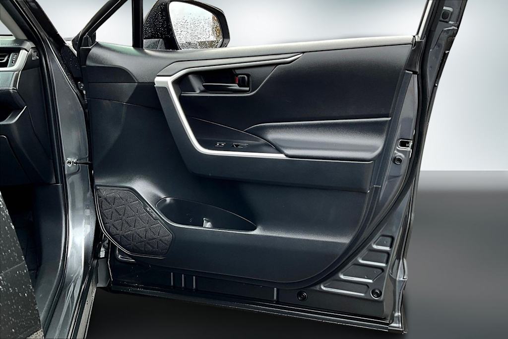 Thumbnail: 2023 Toyota RAV4 - 28