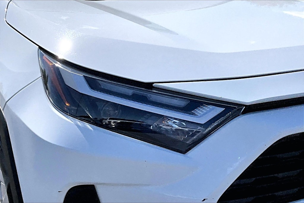 Thumbnail: 2025 Toyota RAV4 - 31