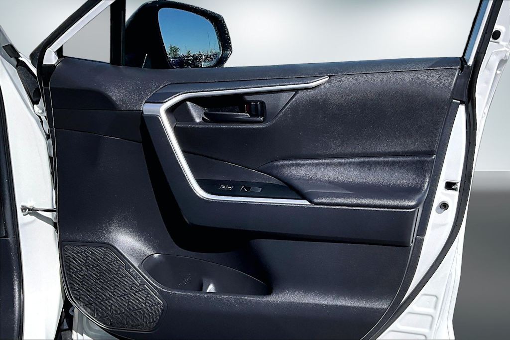 Thumbnail: 2025 Toyota RAV4 - 28