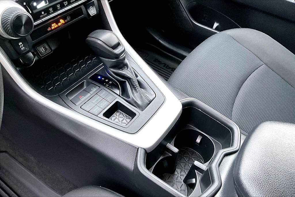 Thumbnail: 2024 Toyota RAV4 - 17