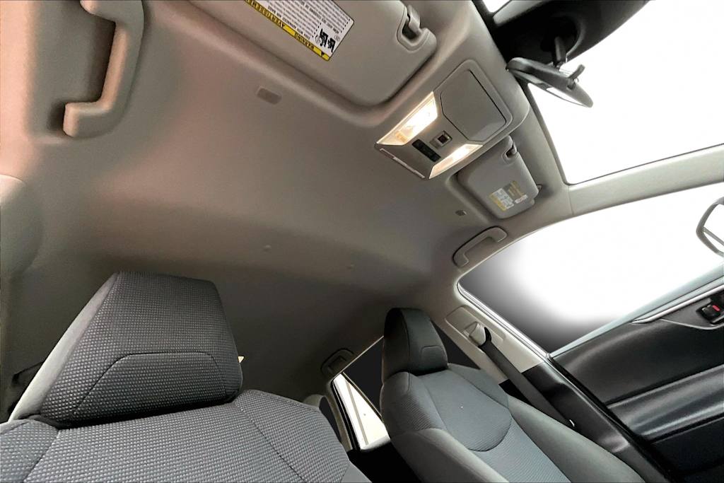 Thumbnail: 2024 Toyota RAV4 - 31