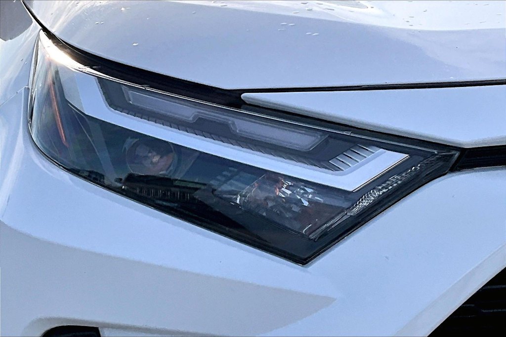 Thumbnail: 2024 Toyota RAV4 - 32