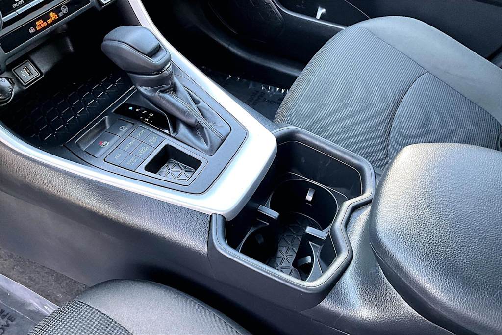 Thumbnail: 2024 Toyota RAV4 - 17