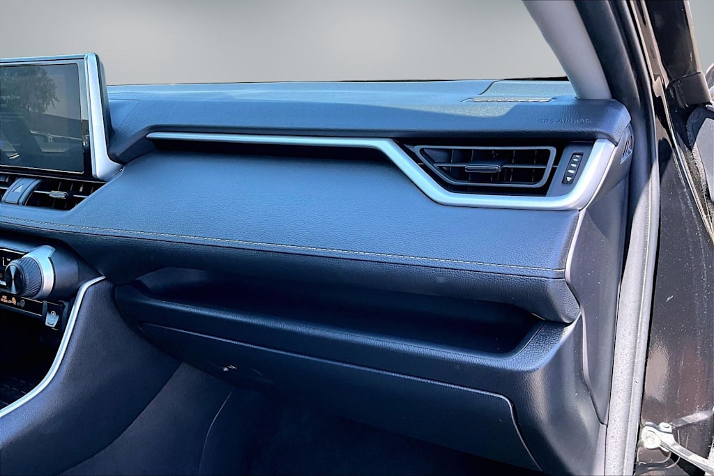Thumbnail: 2025 Toyota RAV4 - 23