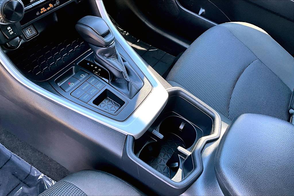 Thumbnail: 2025 Toyota RAV4 - 16