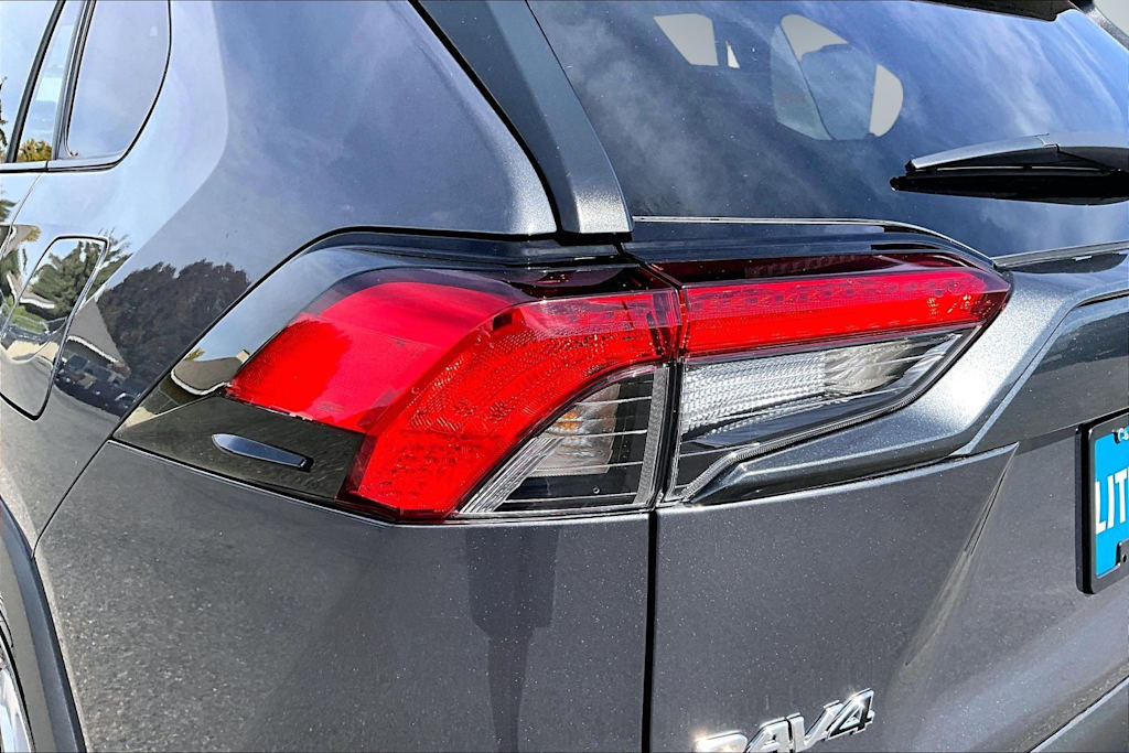 Thumbnail: 2025 Toyota RAV4 - 32