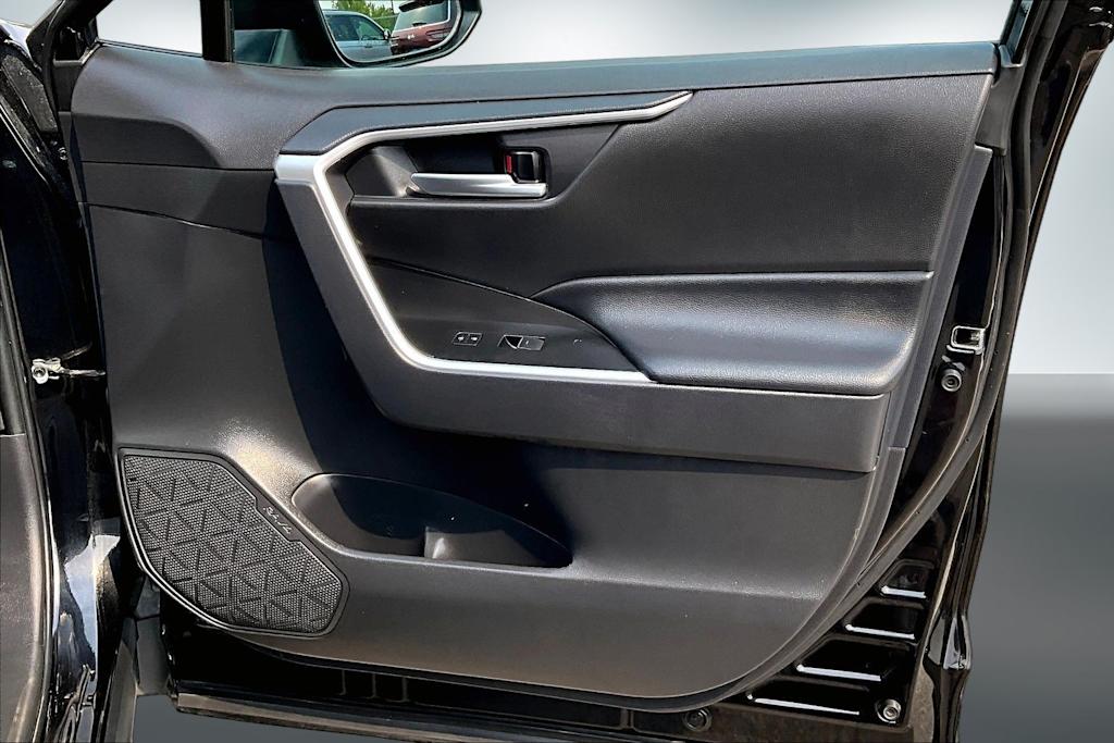 Thumbnail: 2025 Toyota RAV4 - 28