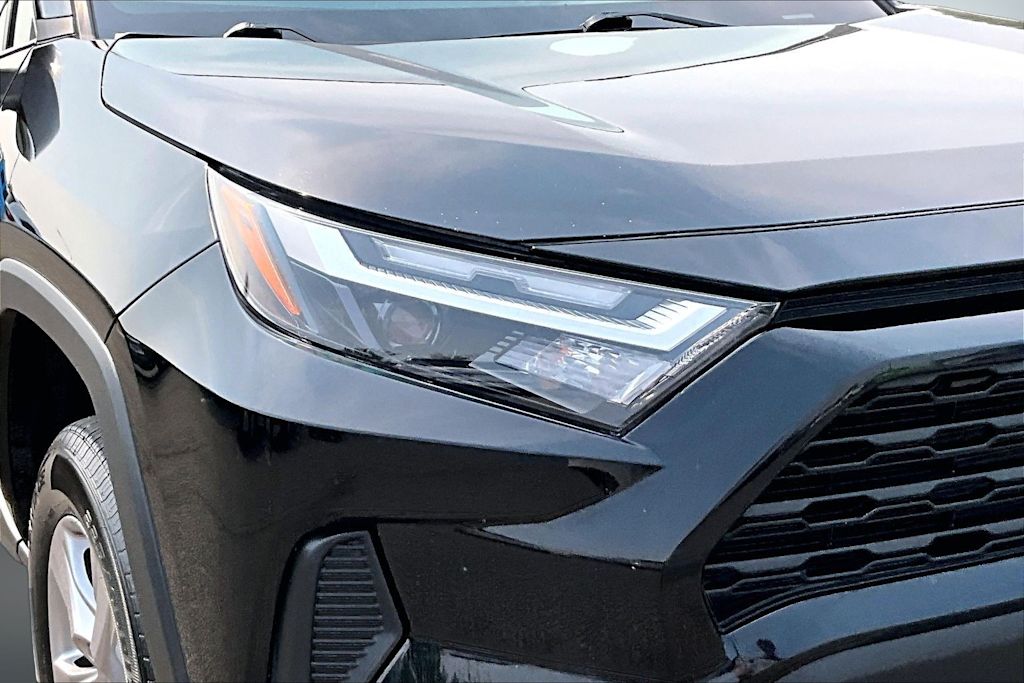 Thumbnail: 2025 Toyota RAV4 - 31