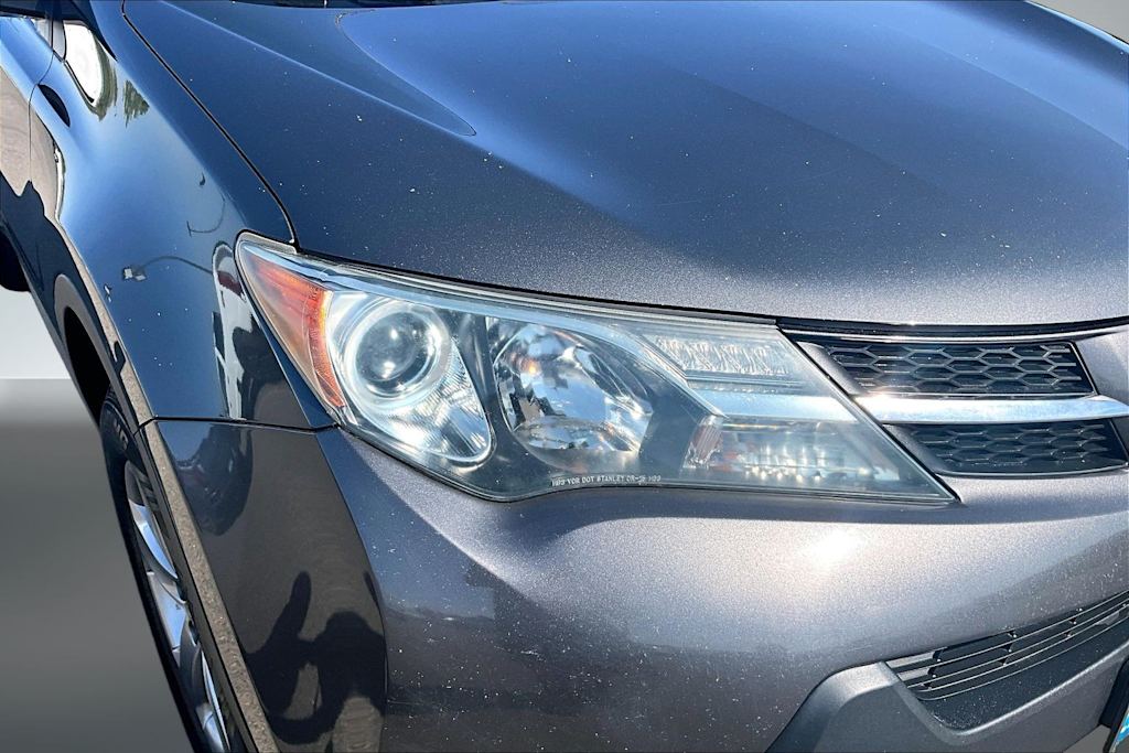 Thumbnail: 2015 Toyota RAV4 - 32