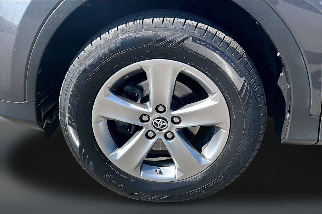 Thumbnail: 2015 Toyota RAV4 - 8