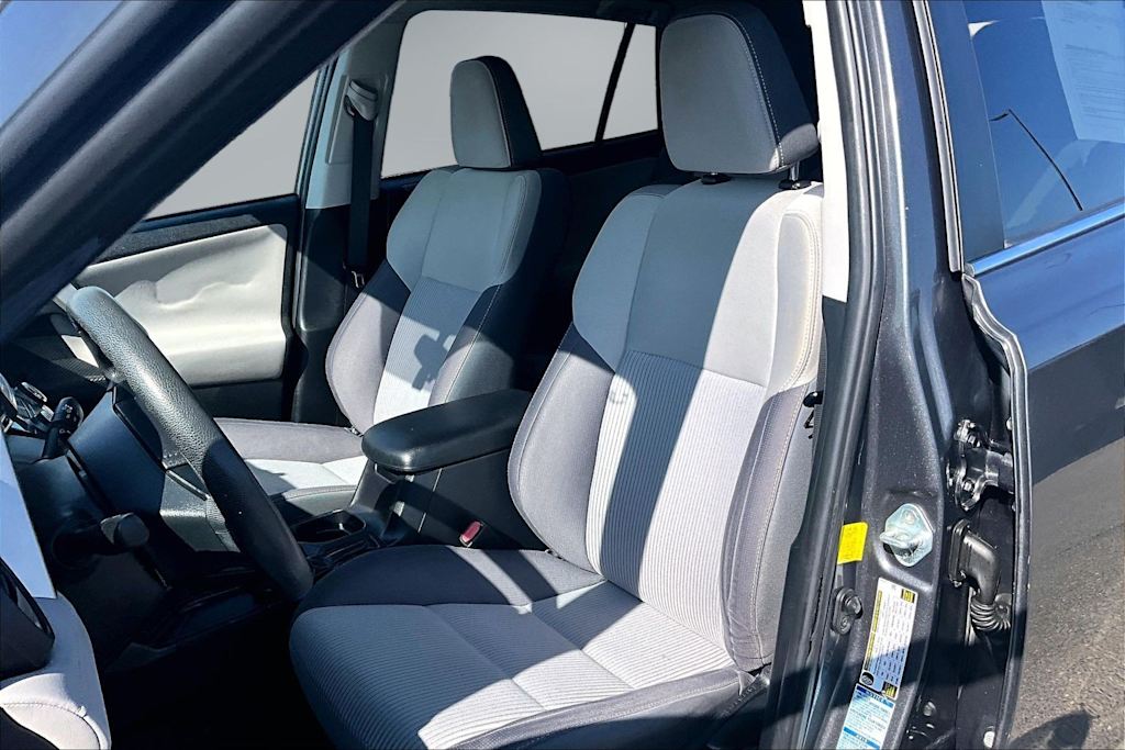 Thumbnail: 2015 Toyota RAV4 - 11