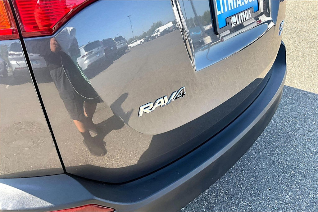 Thumbnail: 2015 Toyota RAV4 - 7