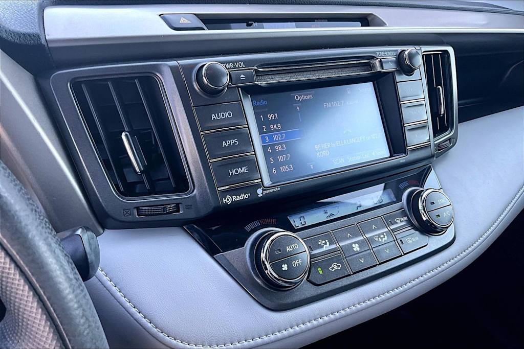 Thumbnail: 2015 Toyota RAV4 - 16