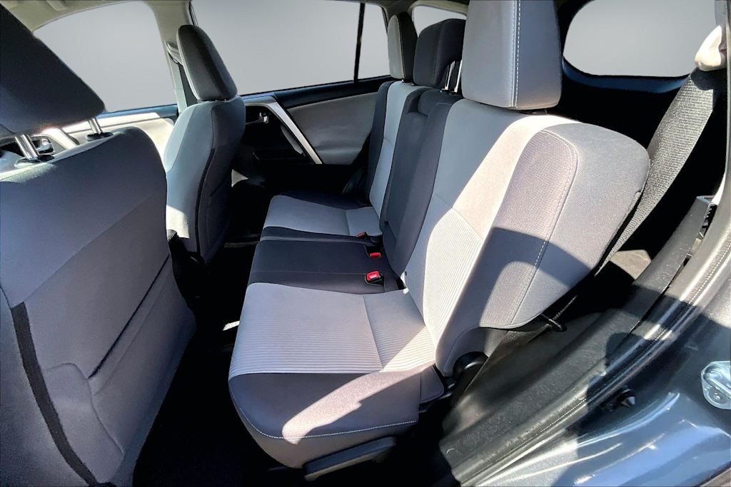Thumbnail: 2015 Toyota RAV4 - 29