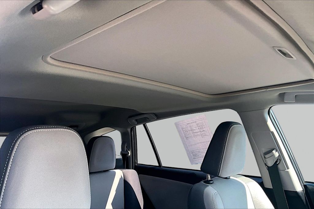 Thumbnail: 2015 Toyota RAV4 - 31