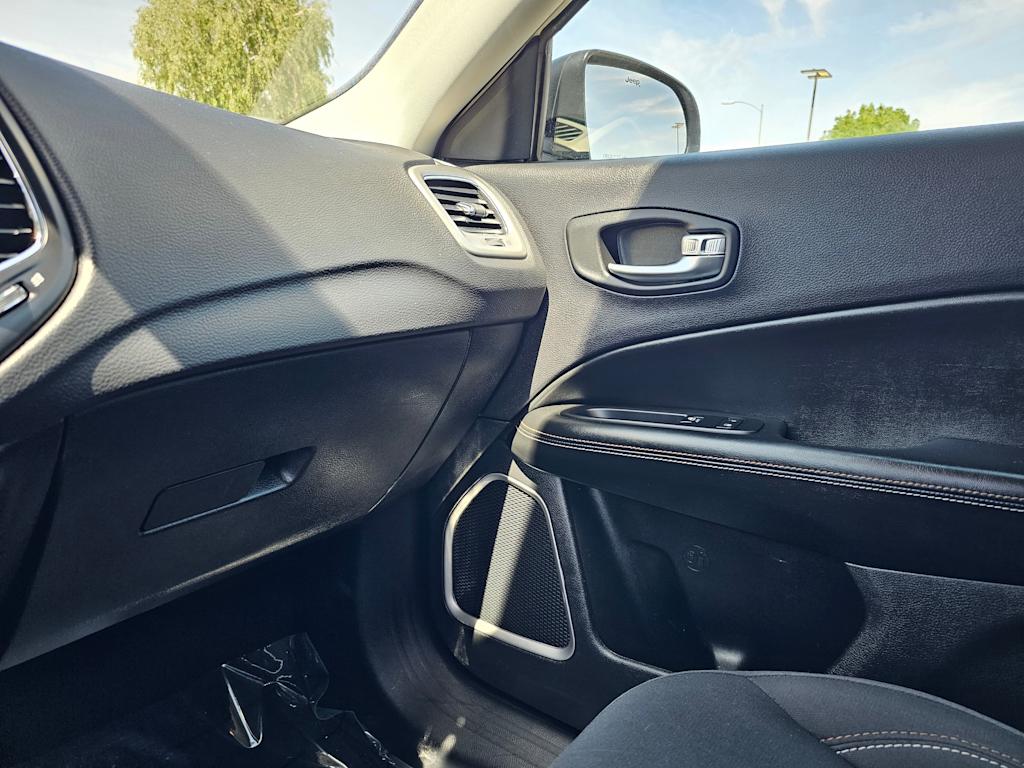2019 Jeep Compass Sport 29