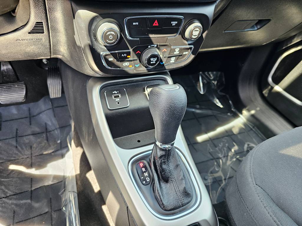 2019 Jeep Compass Sport 16